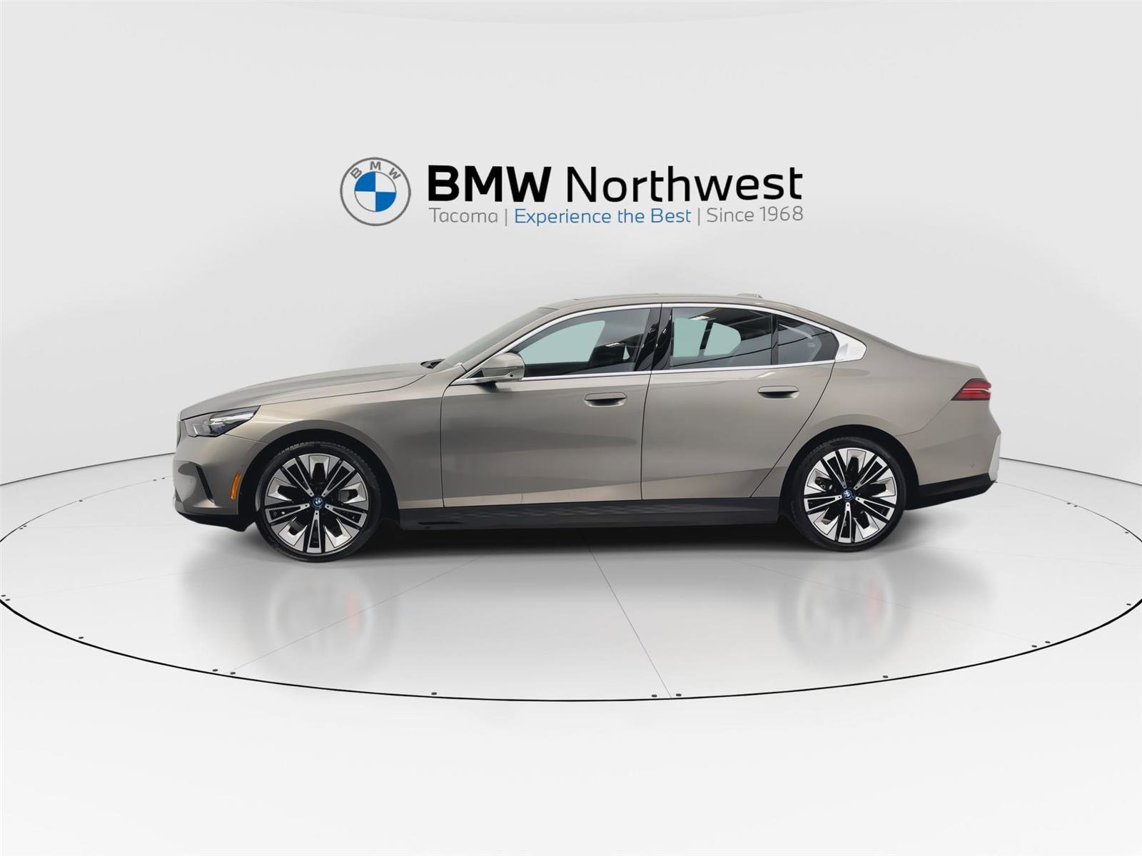 Certified 2024 BMW i5 eDrive40i w/ Premium Package RWD image 10