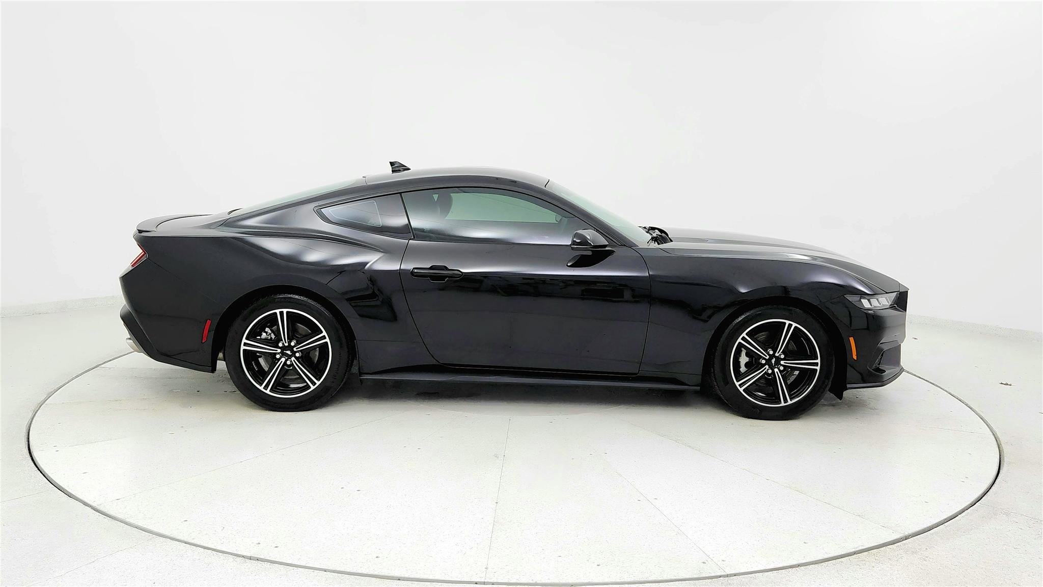 Used 2024 Ford Mustang Premium image 6