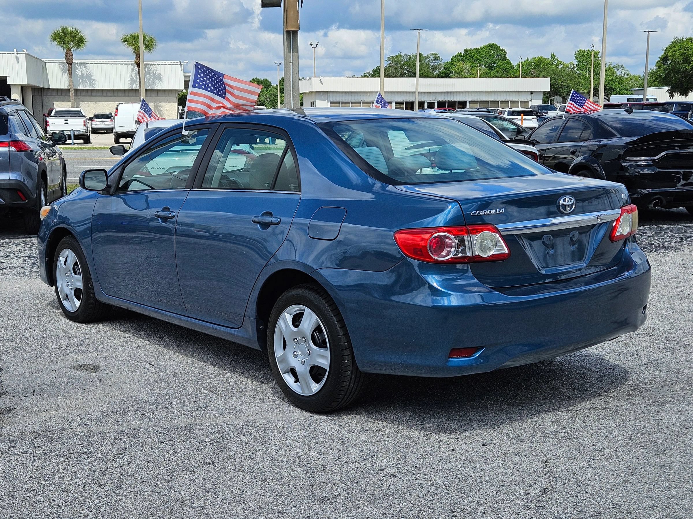 Used 2013 Toyota Corolla LE FWD image 5