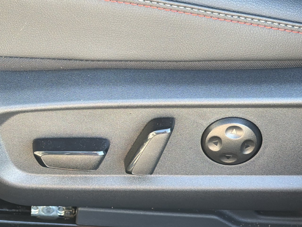 Used 2027 Nissan Sentra SR w/ SR Premium Package FWD image 18