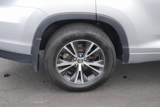 Used 2018 Toyota Highlander Plus image 11