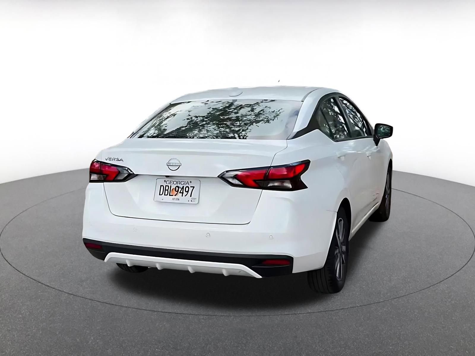 Used 2025 Nissan Versa SV FWD image 14