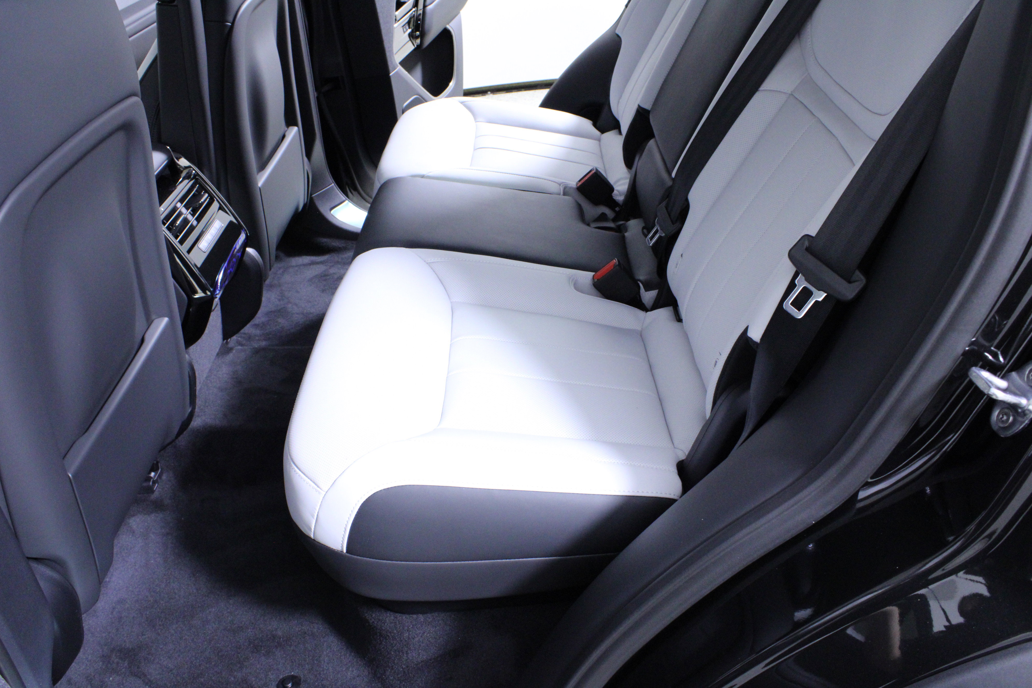 New 2026 Land Rover Range Rover Sport Dynamic SE AWD/4WD image 10