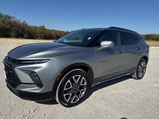 Used 2025 Chevrolet Blazer RS image 1