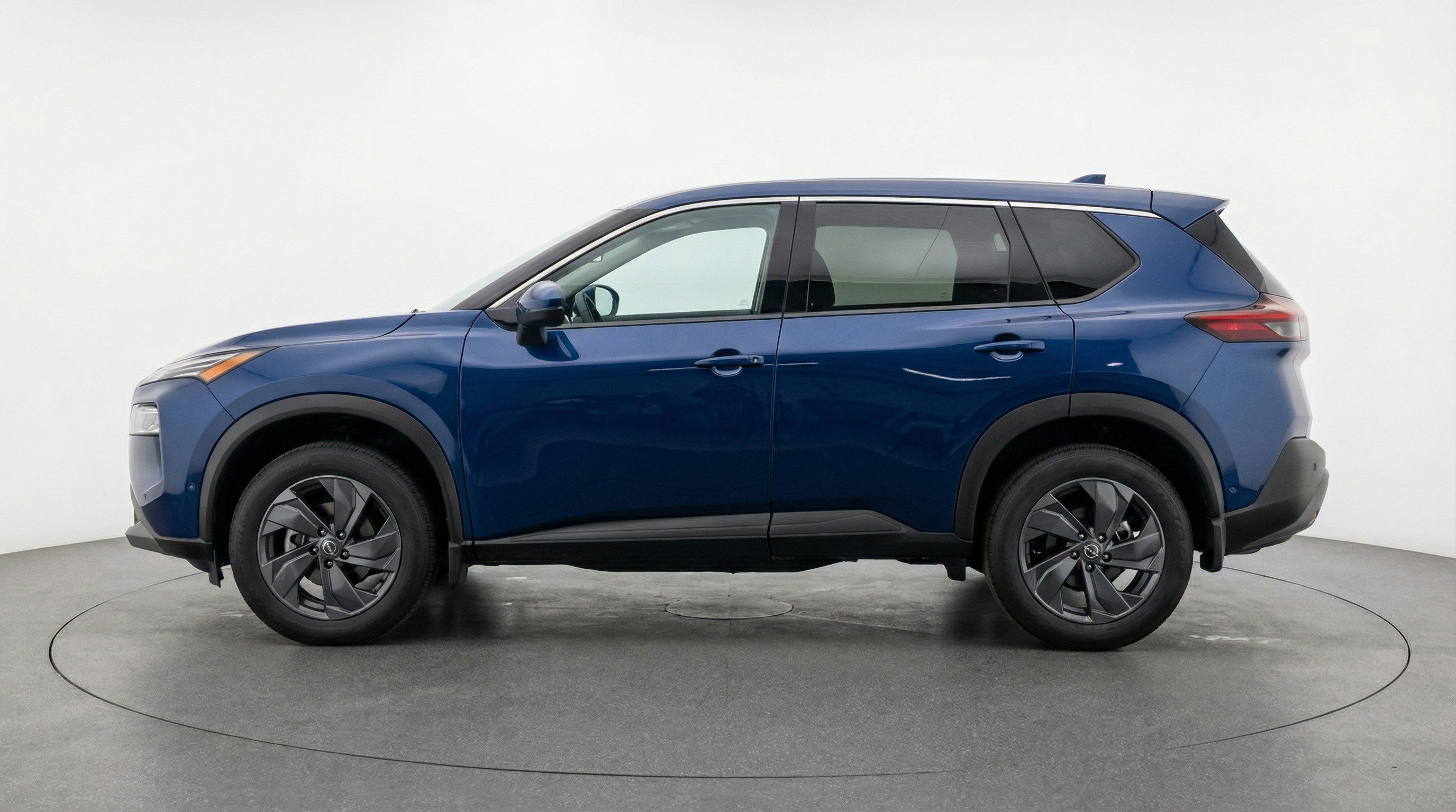 Used 2025 Nissan Rogue SV FWD image 5