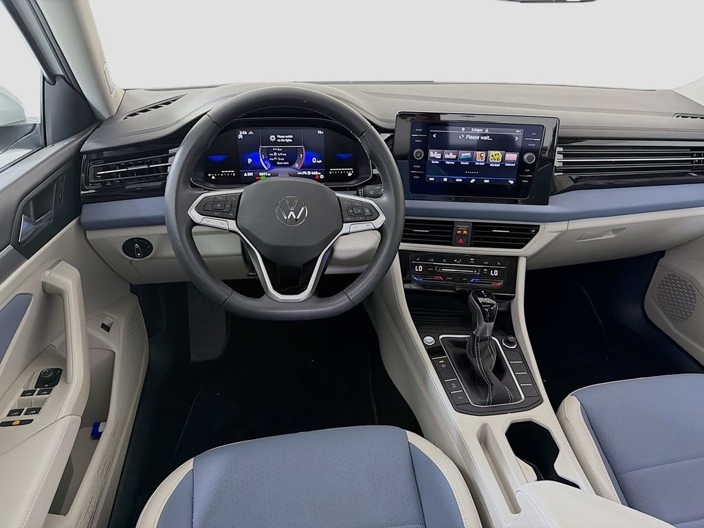 Used 2025 Volkswagen Jetta SE image 23