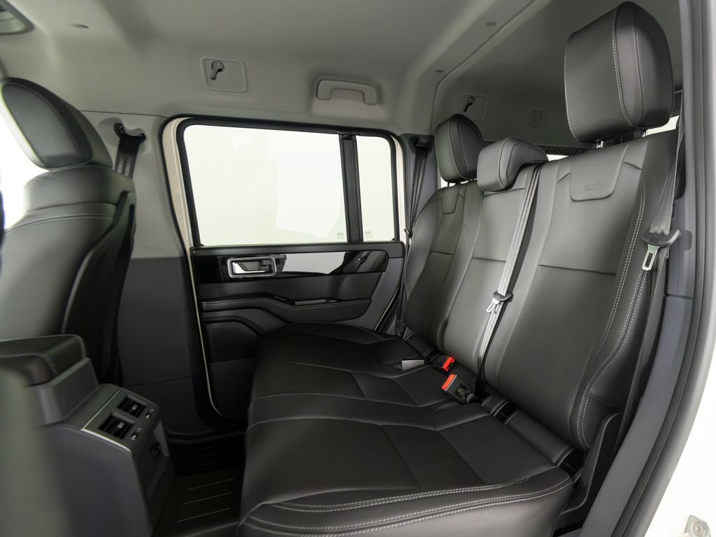Used 2025 INEOS Grenadier Fieldmaster Edition AWD/4WD image 41