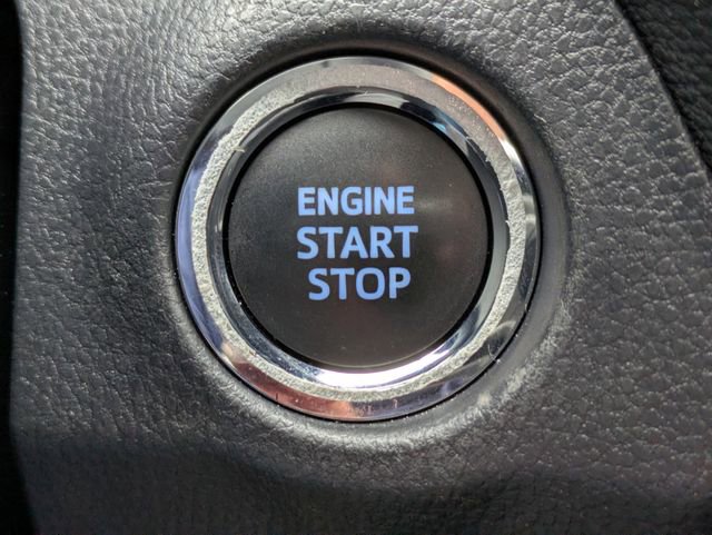 Used 2022 Toyota RAV4 XLE Premium image 30