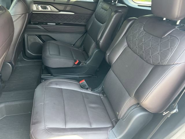 Used 2025 Ford Explorer Platinum w/ Ultimate Package AWD/4WD image 33