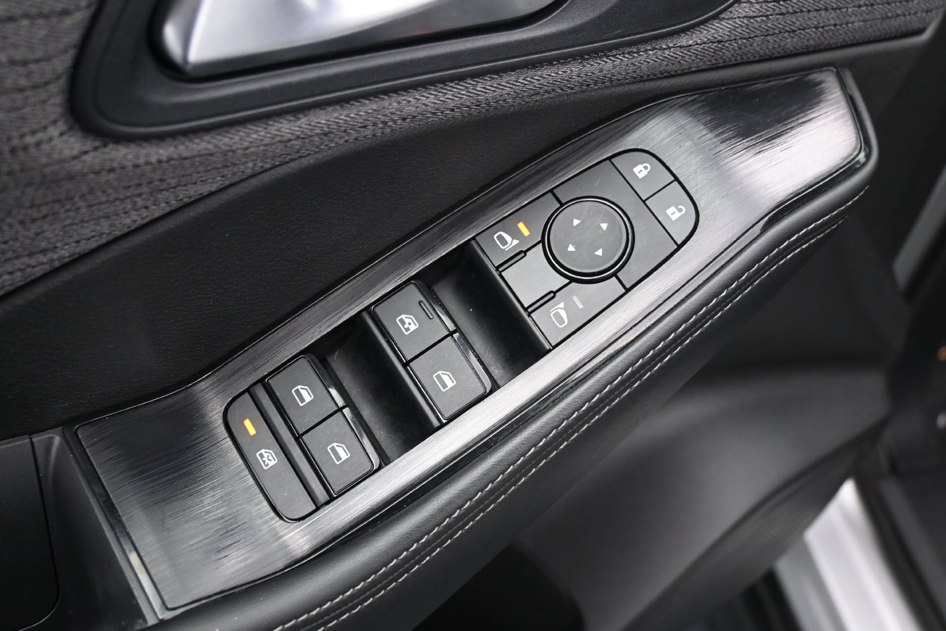 Used 2023 Nissan Rogue SV AWD/4WD image 18