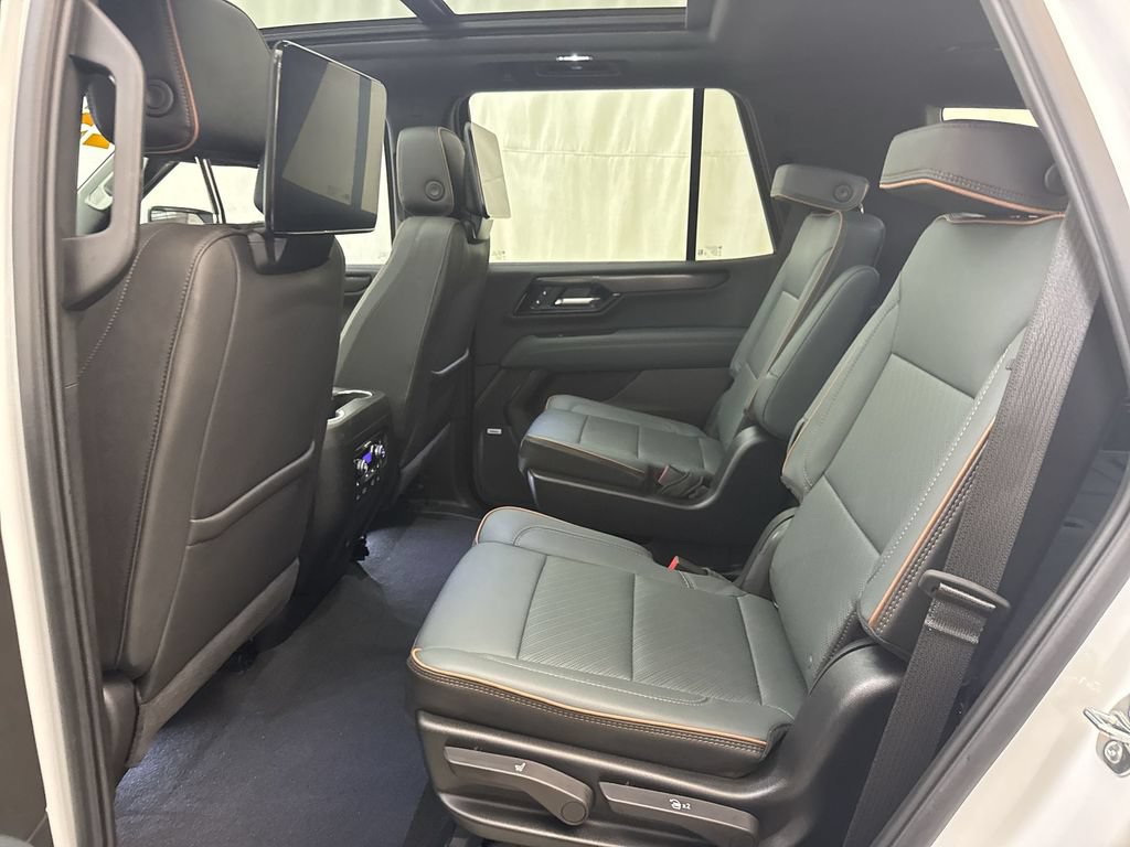Used 2025 GMC Yukon AT4 w/ AT4 Premium Plus Package AWD/4WD image 13