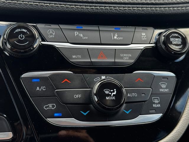 Used 2023 Chrysler Pacifica Limited image 37