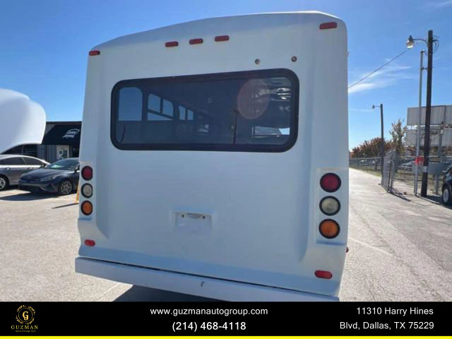 Used 2000 Ford E-350 and Econoline 350 Super Duty image 3