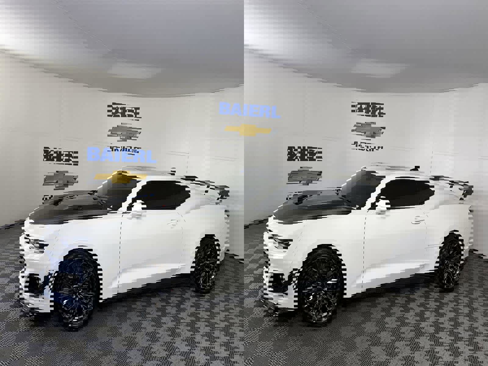 Used 2023 Chevrolet Camaro ZL1 image 2