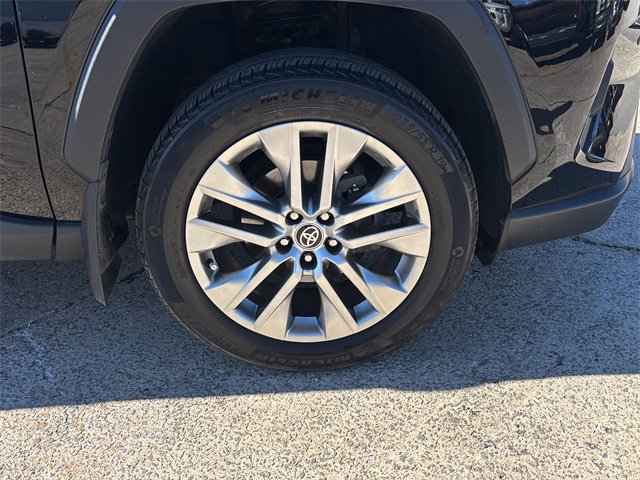 Used 2023 Toyota RAV4 XLE Premium image 9