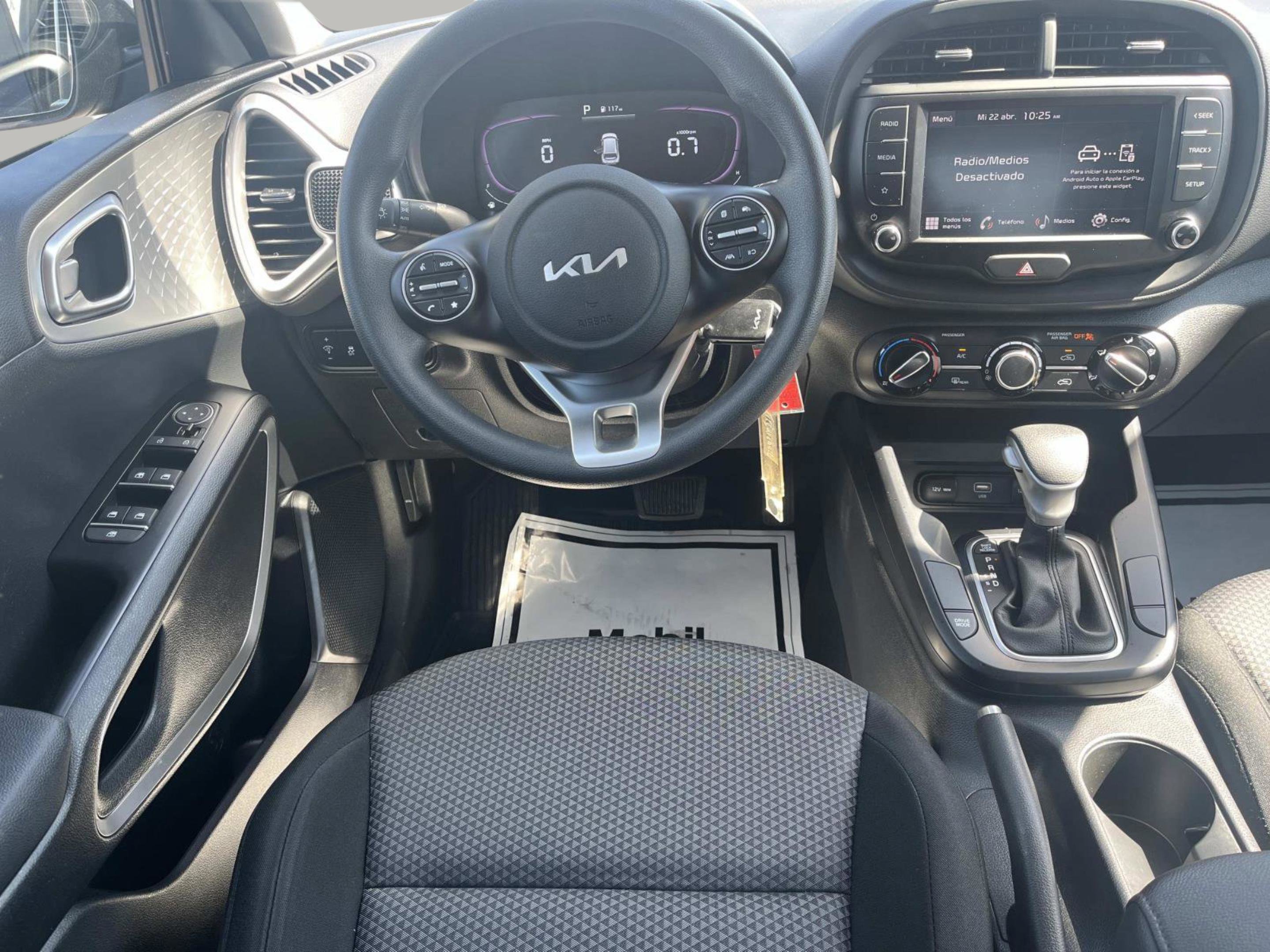 Used 2023 Kia Soul LX FWD image 9