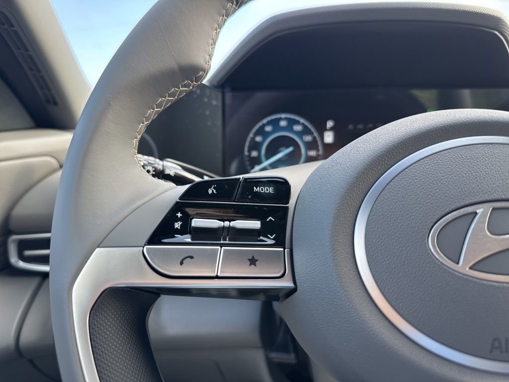 New 2025 Hyundai Elantra SEL image 32