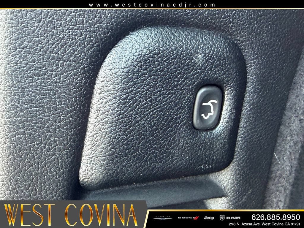 Used 2024 Dodge Durango GT w/ Blacktop Package AWD/4WD image 17