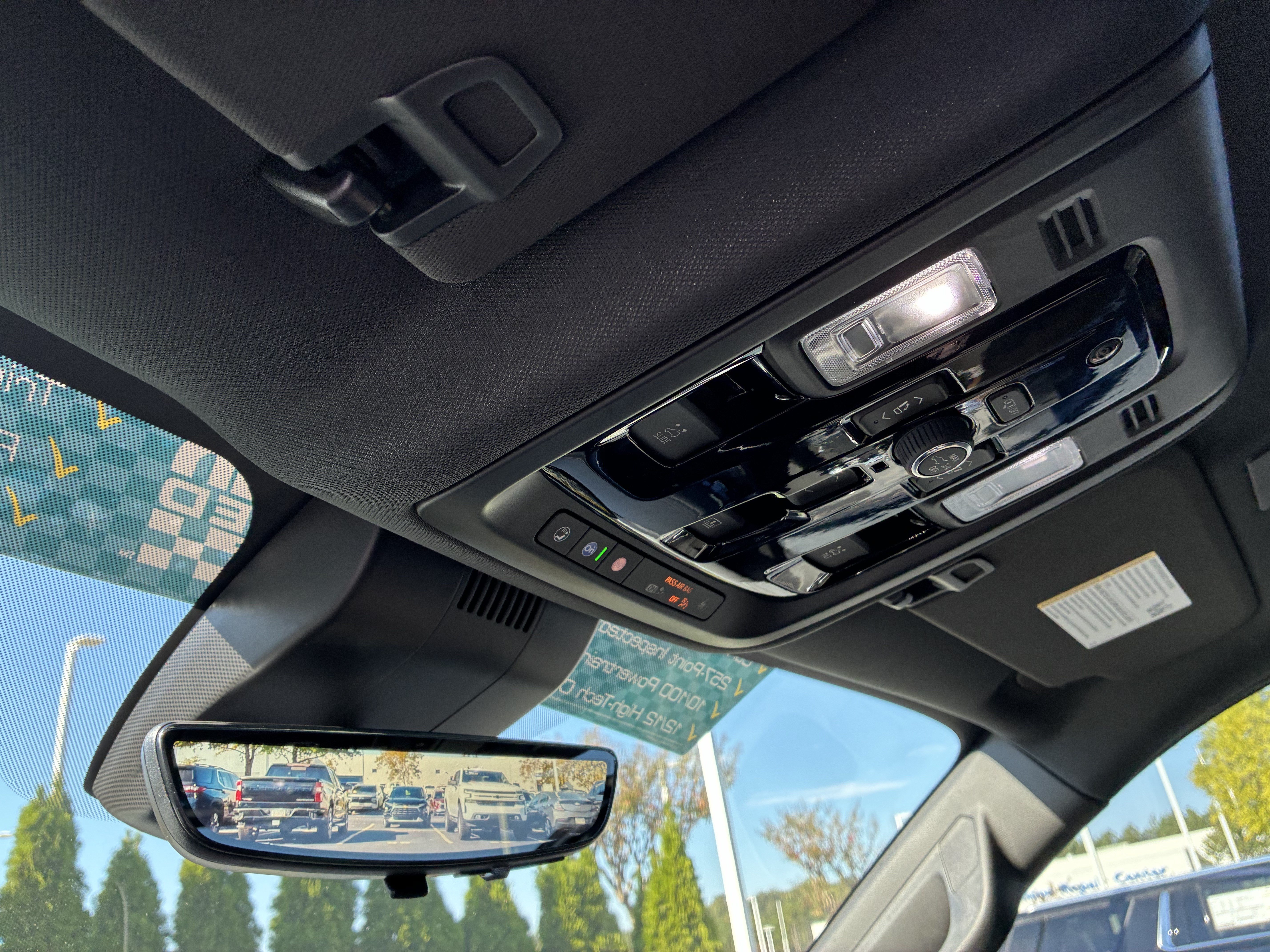 Used 2026 Chevrolet Suburban High Country AWD/4WD image 38