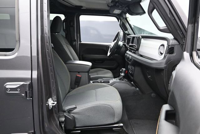 Used 2025 Jeep Wrangler Unlimited Sahara AWD/4WD image 23