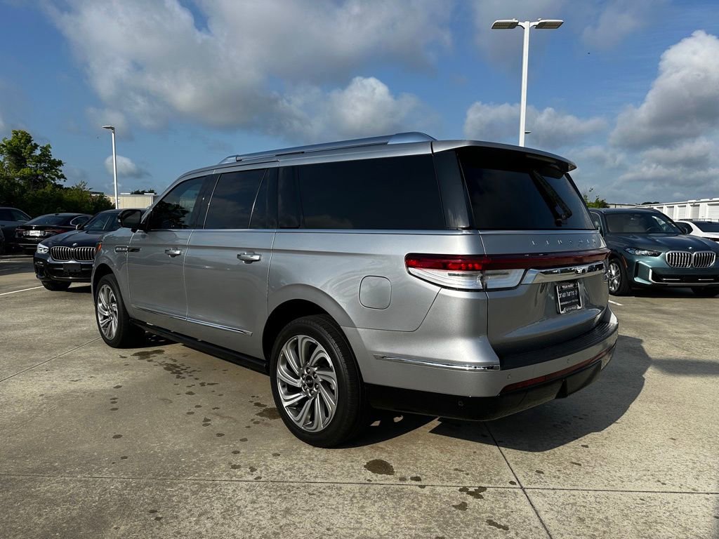Used 2022 Lincoln Navigator L Reserve RWD image 7