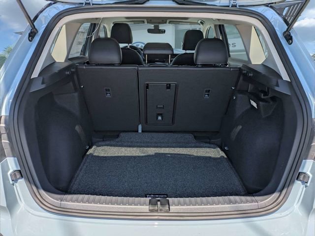 New 2026 Volkswagen Taos SE FWD image 13