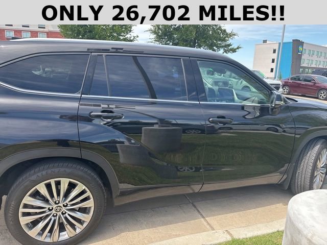 Used 2023 Toyota Highlander Platinum AWD/4WD video 2