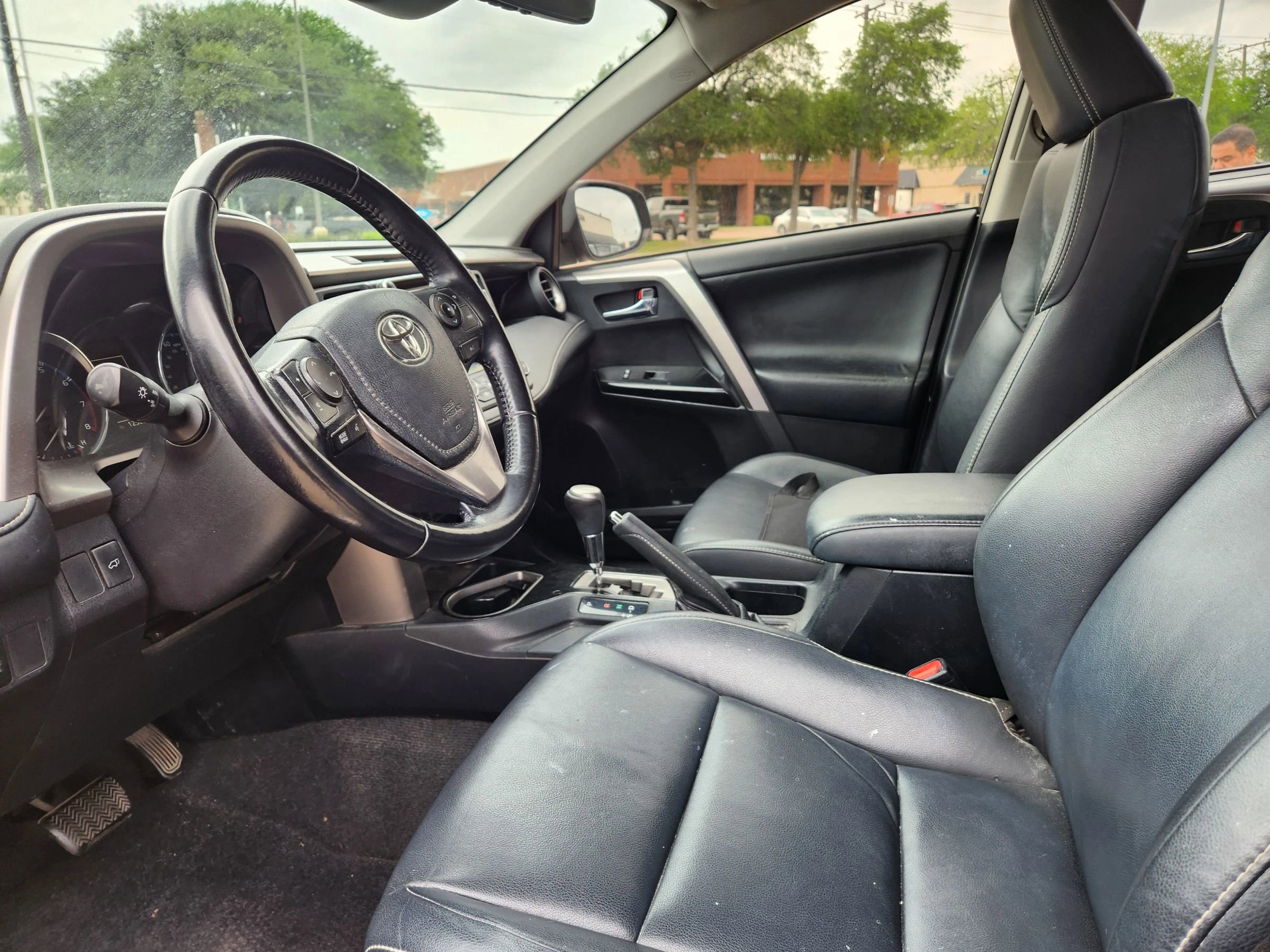 Used 2016 Toyota RAV4 Limited w/ Advanced Technology Package image 7