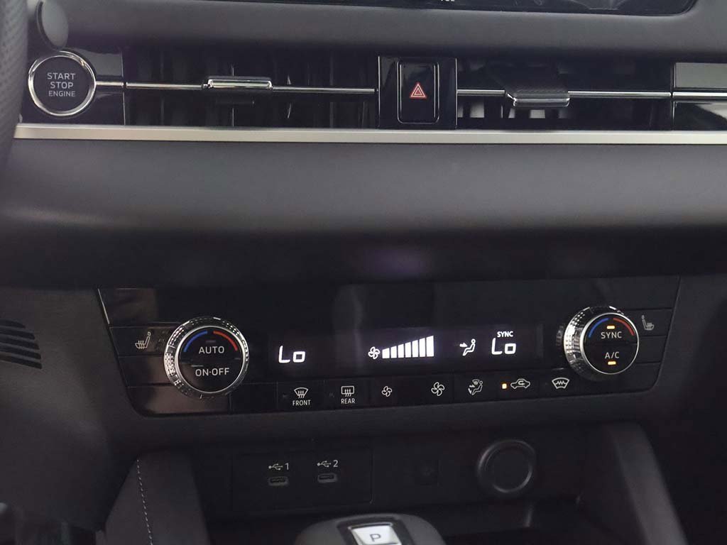 New 2025 Mitsubishi Outlander SE image 51