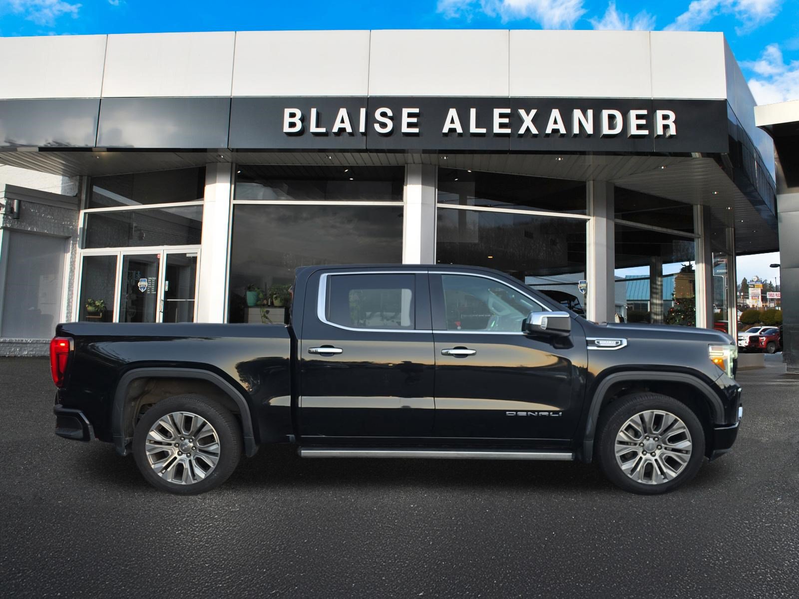 Used 2021 GMC Sierra 1500 Denali w/ Denali Ultimate Package AWD/4WD image 2