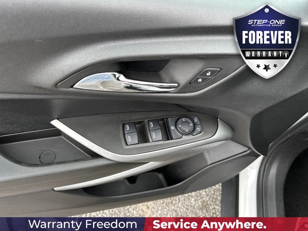Used 2024 Chevrolet Trax RS FWD image 12