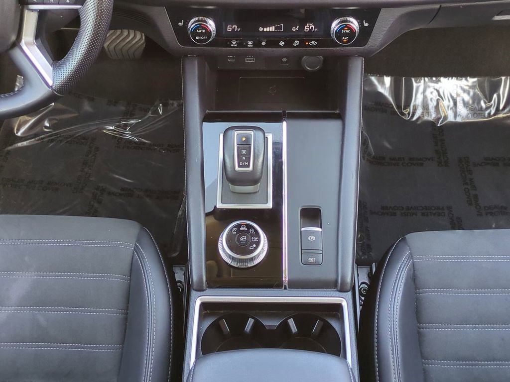 Used 2024 Mitsubishi Outlander SE image 20