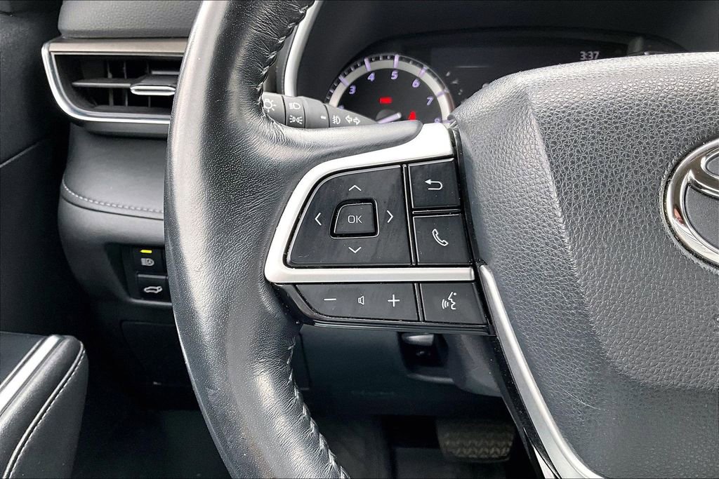 Used 2022 Toyota Highlander Limited AWD/4WD image 18