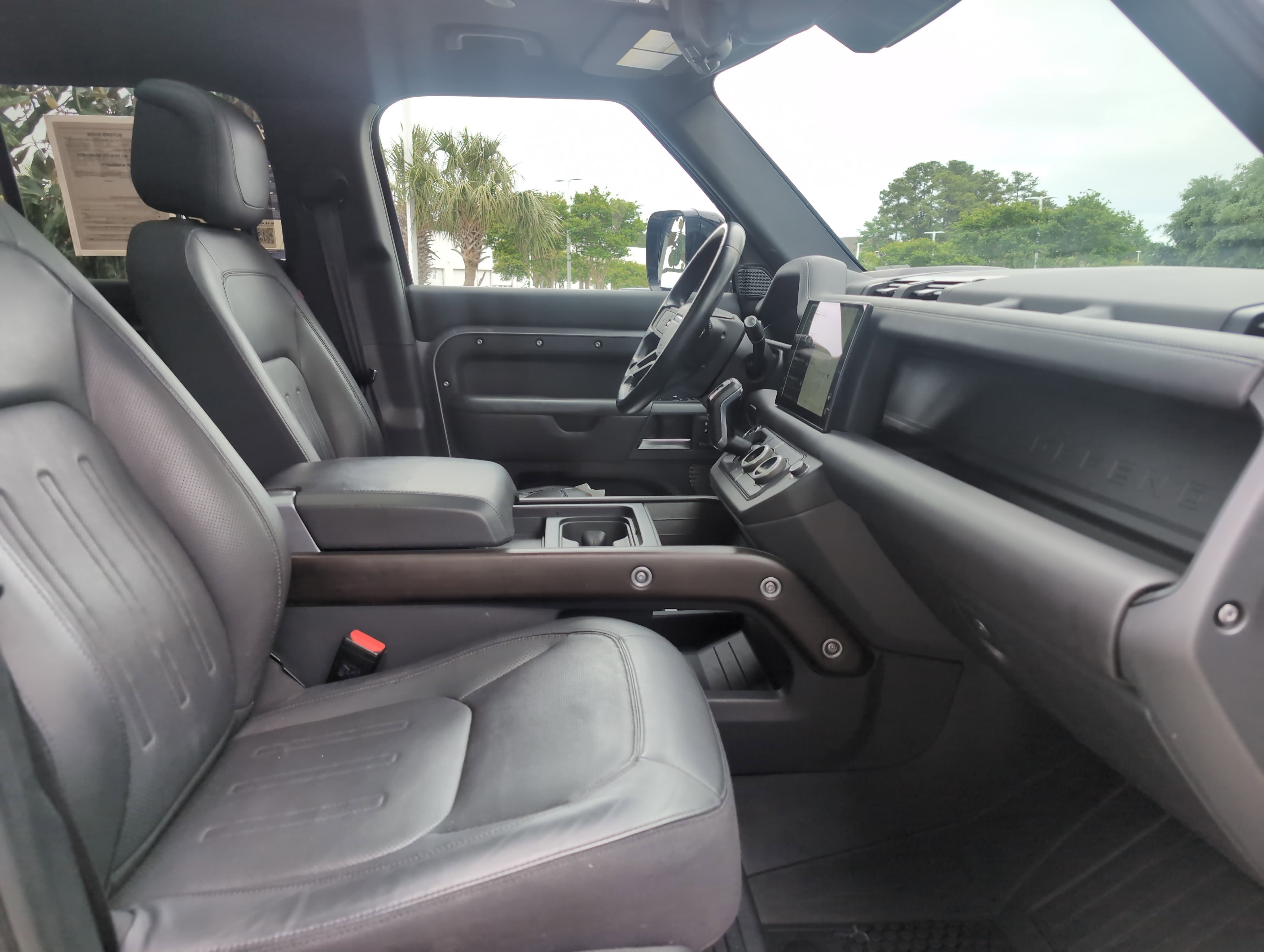Used 2023 Land Rover Defender 110 X AWD/4WD image 33