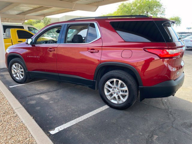 Used 2021 Chevrolet Traverse LT AWD/4WD image 2