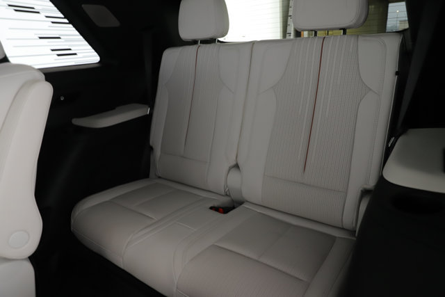 Used 2026 Cadillac Vistiq Sport w/ LPO, Floor Liner Package AWD/4WD image 27