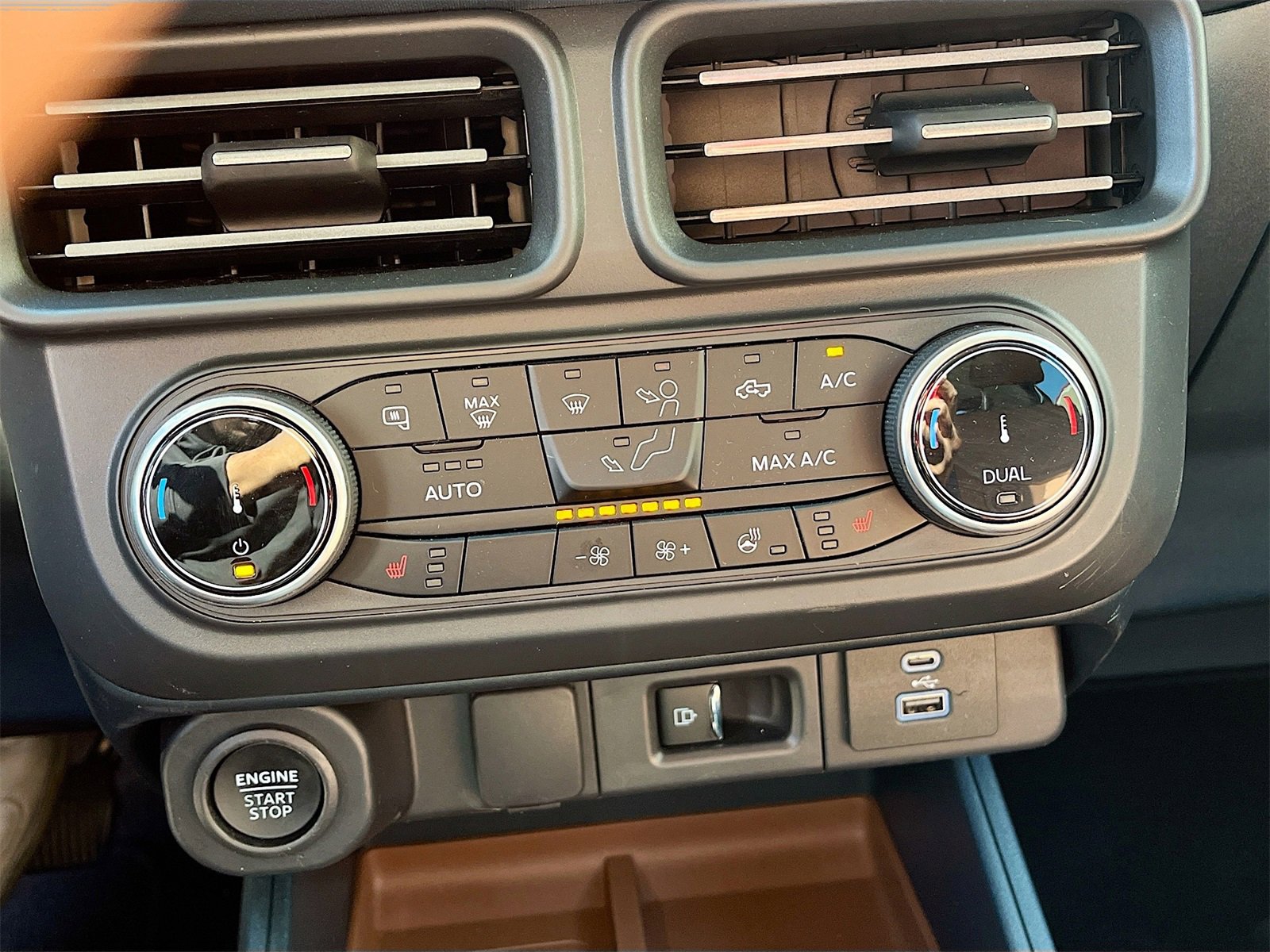 Used 2024 Ford Maverick Lariat image 16