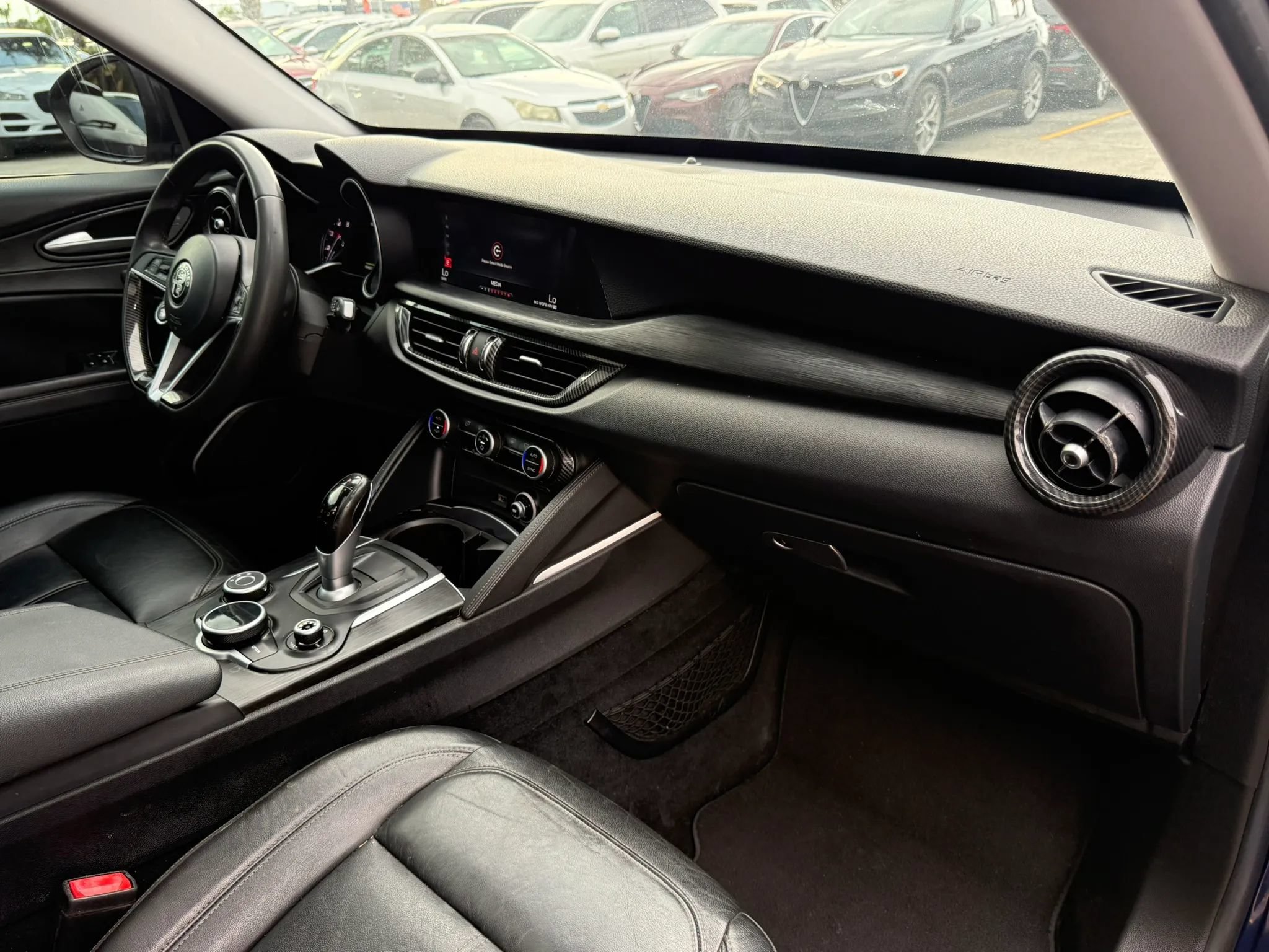 Used 2018 Alfa Romeo Stelvio AWD image 13