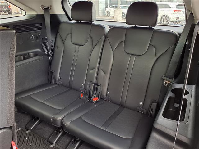 Used 2025 Kia Sorento S image 10