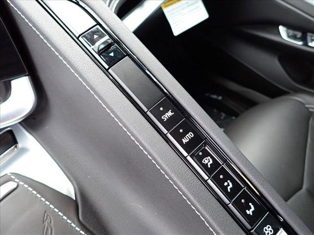 Used 2023 Chevrolet Corvette Stingray Coupe w/ Z51 Performance Package image 16