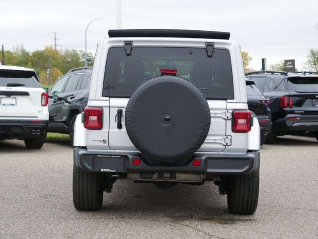 Used 2023 Jeep Wrangler Unlimited Sahara w/ Cold Weather Group AWD/4WD image 4