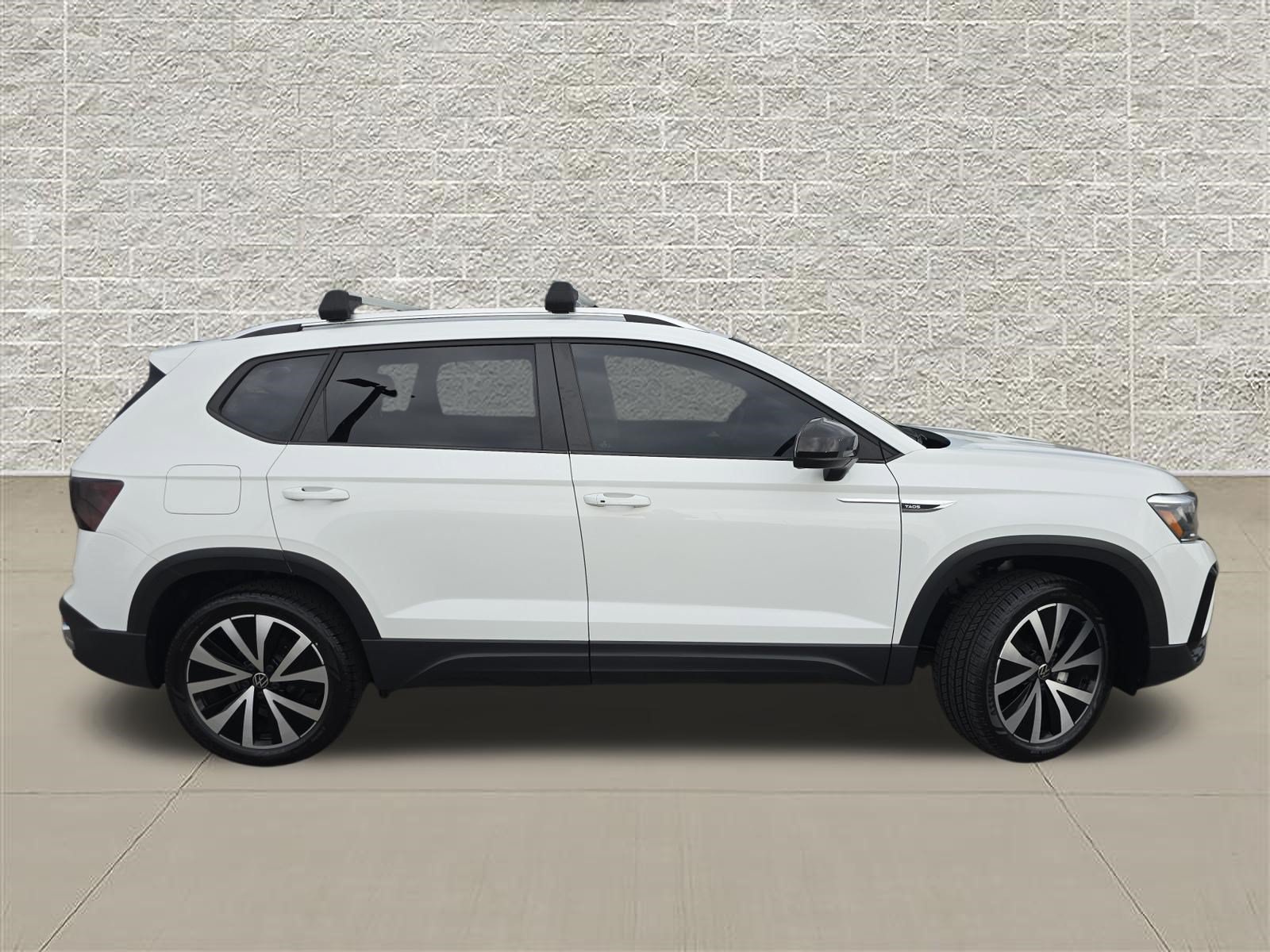 Used 2022 Volkswagen Taos SE FWD image 8