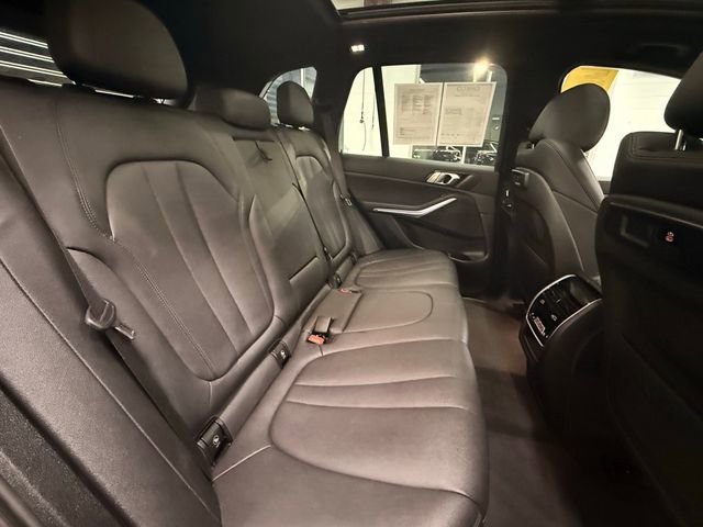 Used 2022 BMW X5 xDrive40i w/ Climate Comfort Package image 18