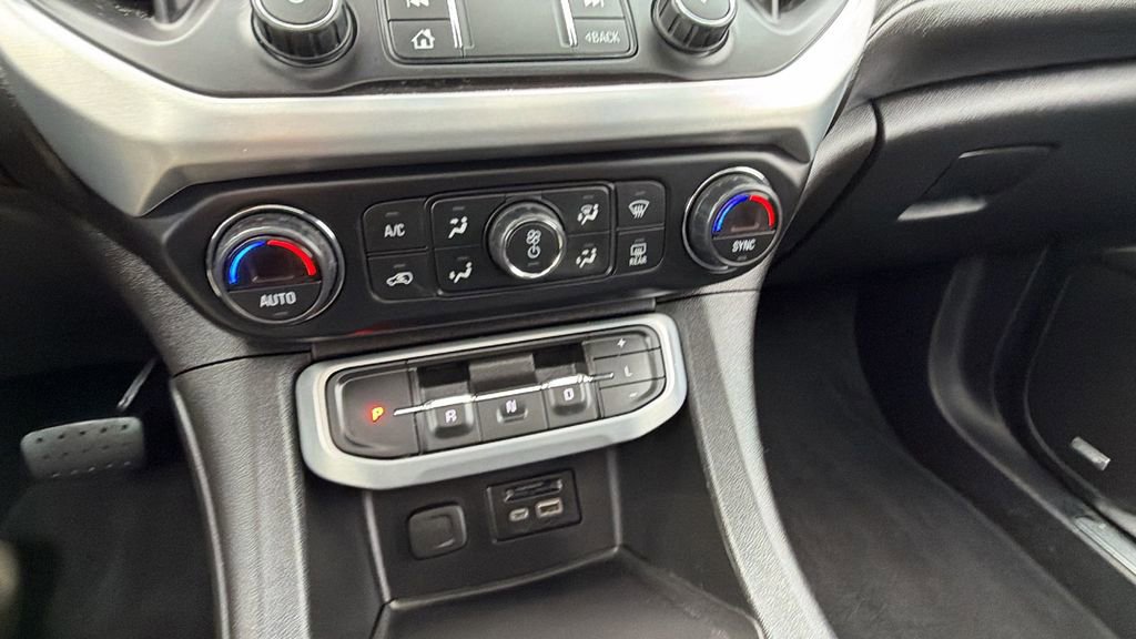 Used 2021 GMC Acadia SLT w/ Preferred Package image 31