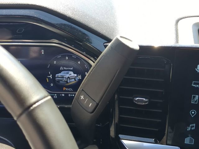 Used 2024 Chevrolet Silverado 1500 LT AWD/4WD image 11