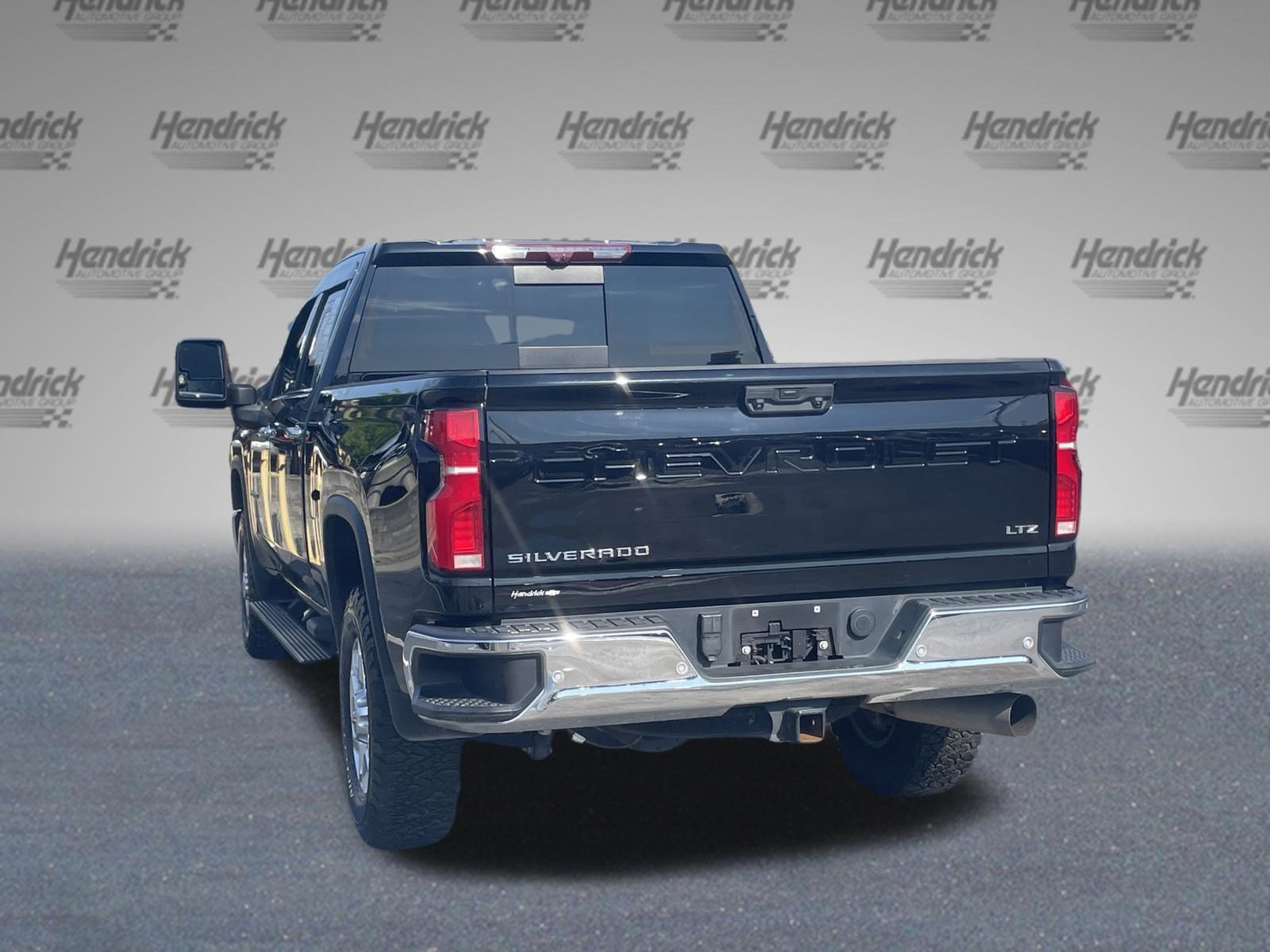 Used 2024 Chevrolet Silverado 2500 LTZ w/ LTZ Convenience Package AWD/4WD image 9