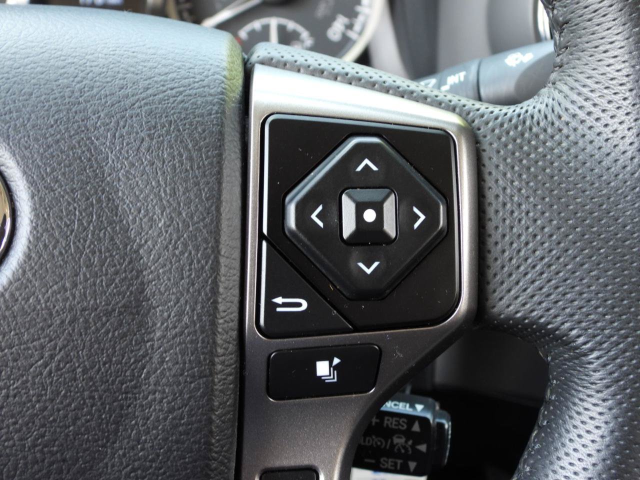 Used 2022 Toyota Tacoma SR5 w/ Technology Package RWD image 71