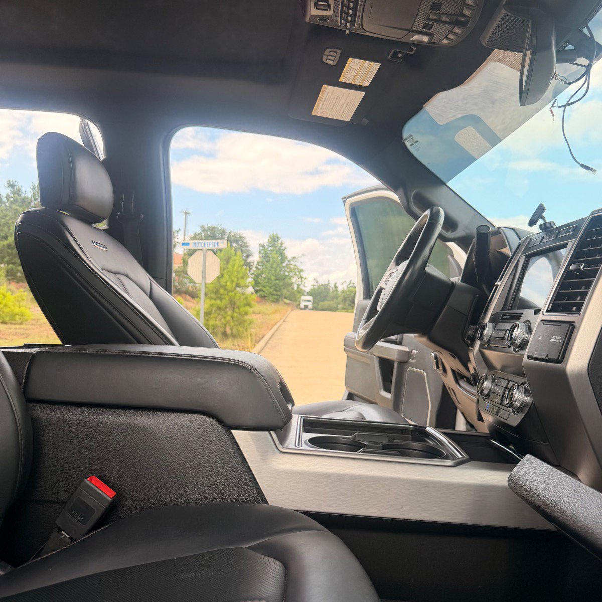 Used 2021 Ford F250 Platinum w/ FX4 Off-Road Package AWD/4WD image 28