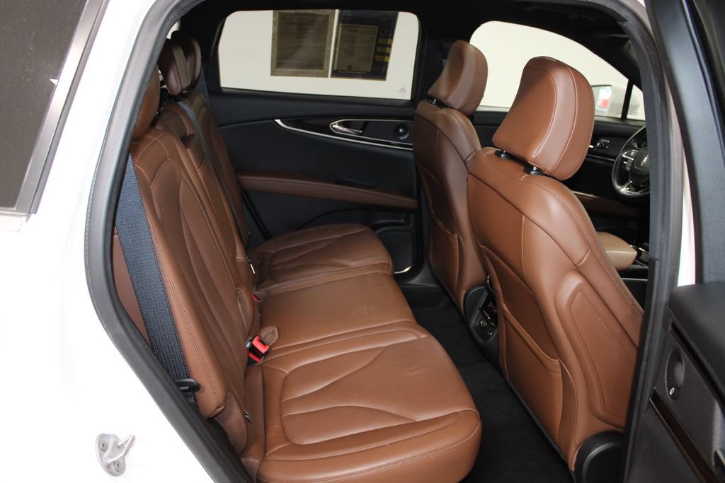 Used 2022 Lincoln Nautilus Reserve w/ Equipment Group 201A FWD image 31