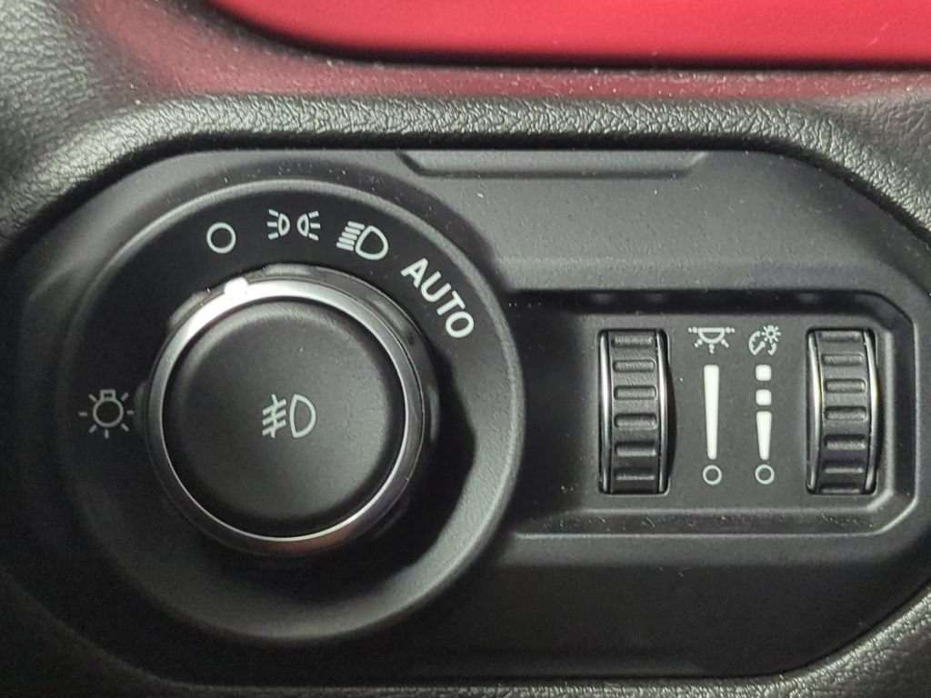 Used 2022 Jeep Wrangler Unlimited Rubicon AWD/4WD image 29
